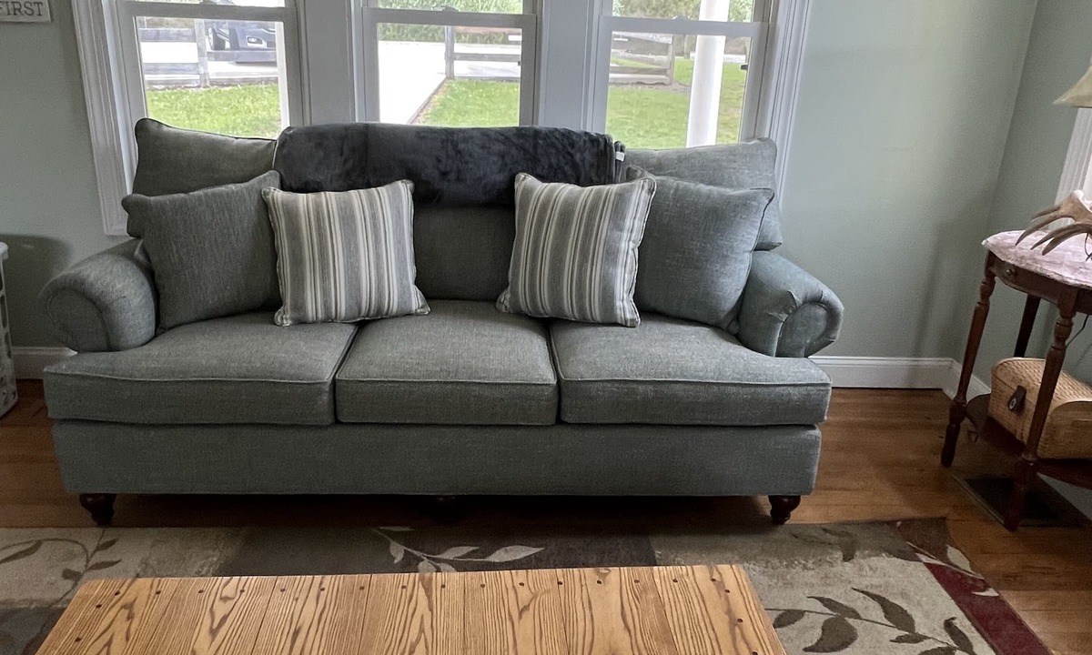 Torch House | Come stay at our gorgeous Farmhouse, a perfect get away overlooking farm country