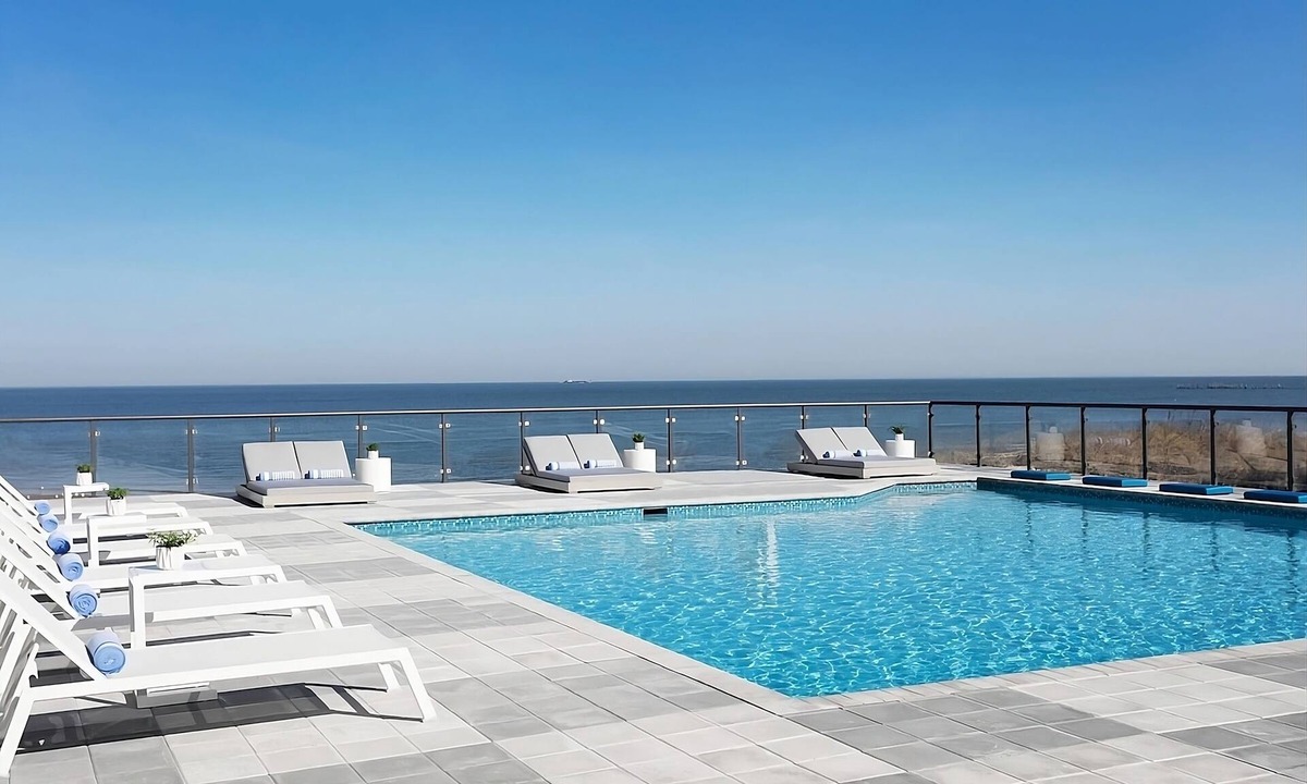 Northeast Virginia Beach Hotel | Comfort & Convenience, 2 Sleek Units, Onsite Pool, Near Cape Henry Lighthouse
