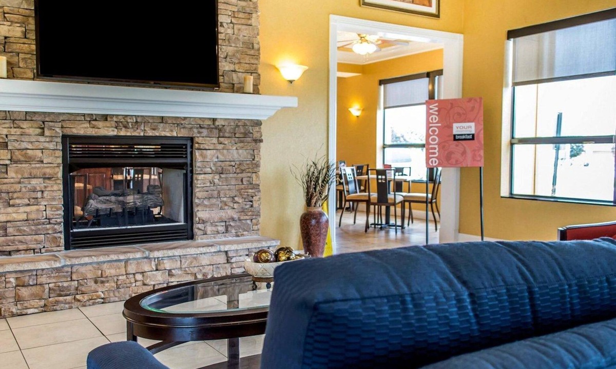 Franklin Hotel | Comfort Inn & Suites Franklin East