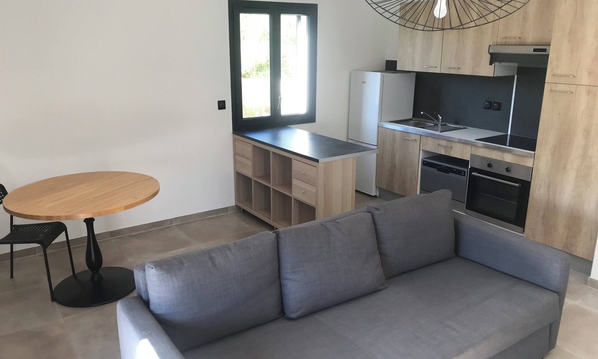 Ventiseri Apartment | Comfortable Apartment with 45 m² Terrace - Near Sea and Rivers 🏖️