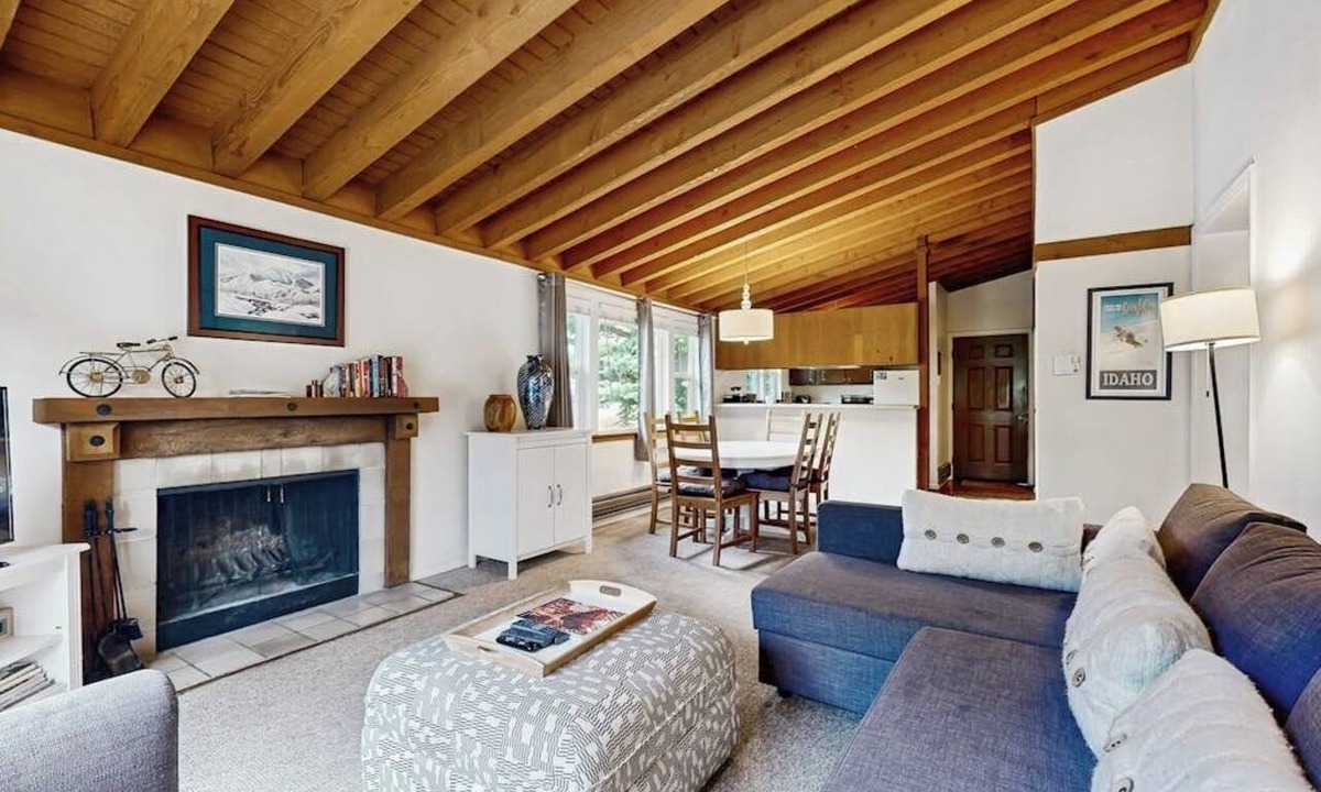 Sun Valley Condo | Comfy Condo with Shared Pool, Sauna - Near Slopes, Mountain Views