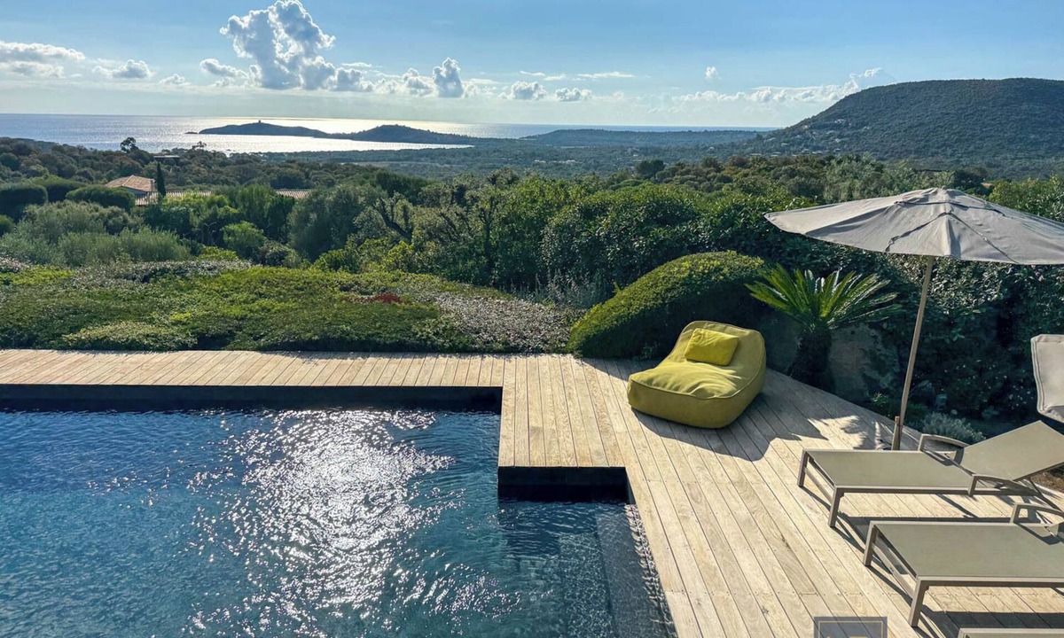 Pinarellu Villa | Contemporary 5-bedroom villa with magnificent sea view of the Genoese tower.