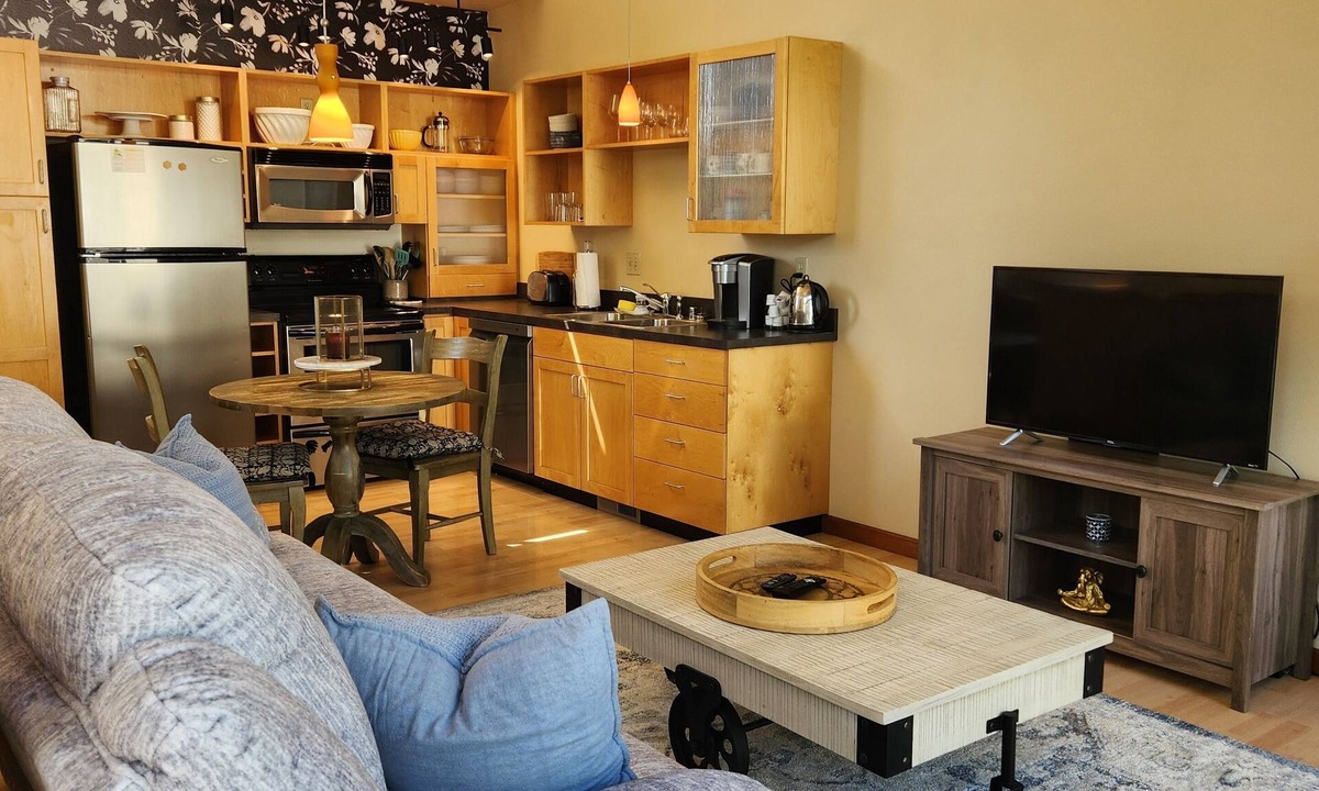 Central - Terry Condo | Contemporary Downtown Retreat 2-bedroom condo in Billings