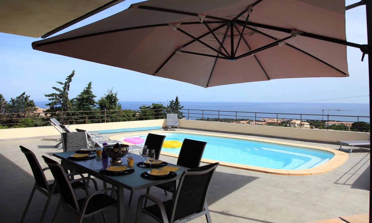 Monticello Villa | Contemporary villa, with clim-160 m2, swimming pool, 5 mn from beaches & shops
