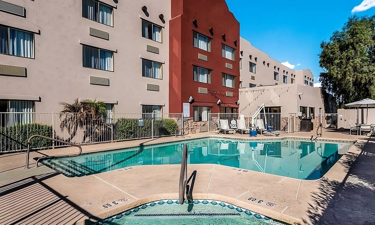 Palm Valley Hotel | Convenience & Comfort! Pet-Friendly Unit with Free Parking, Pool, and Breakfast!