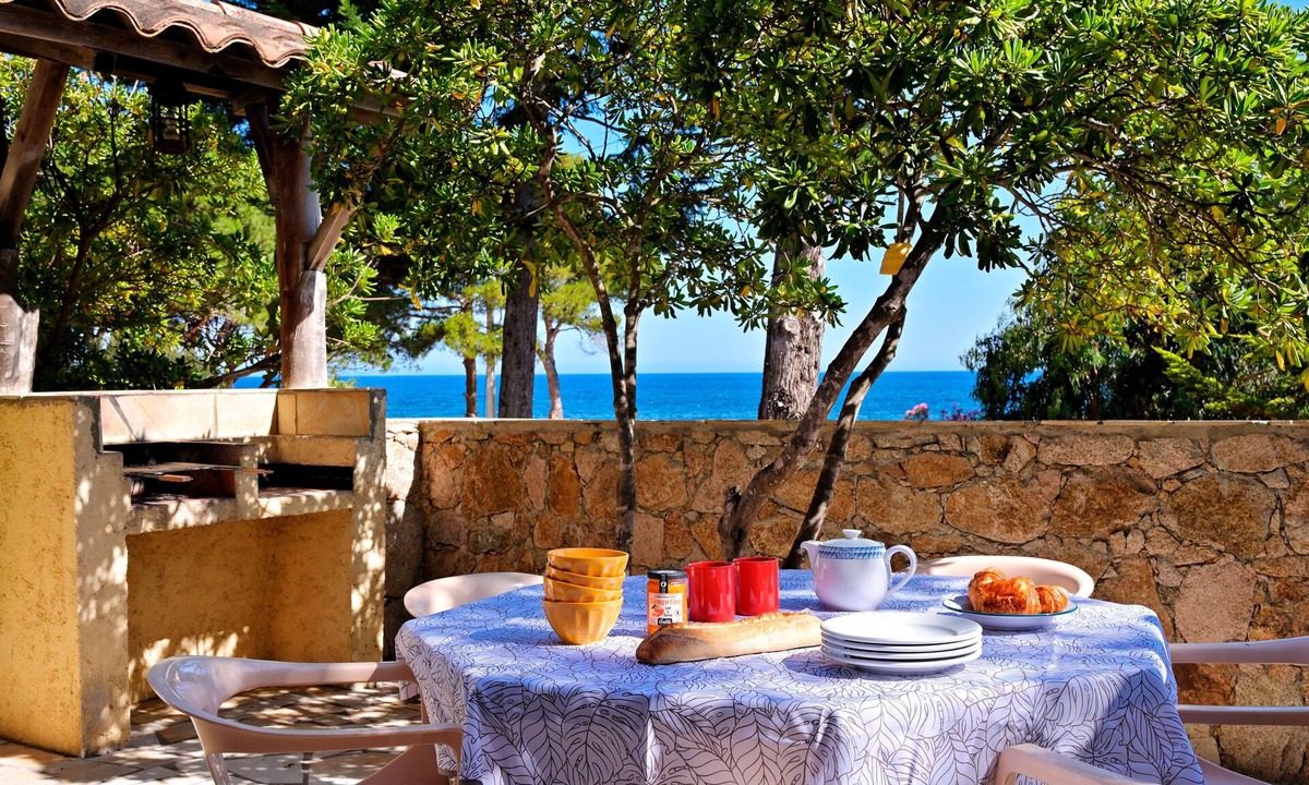 Occhiatana House | Corse Location Ile Rousse Bord de mer N°3 Résidence Saint Vincent