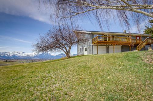 Corvallis House | Corvallis 'Coyote Creek House' w/Mountain Views!