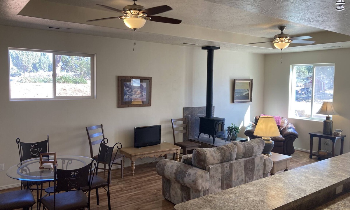 New Harmony Cottage | Country Cottage @ The Killian Family Farm