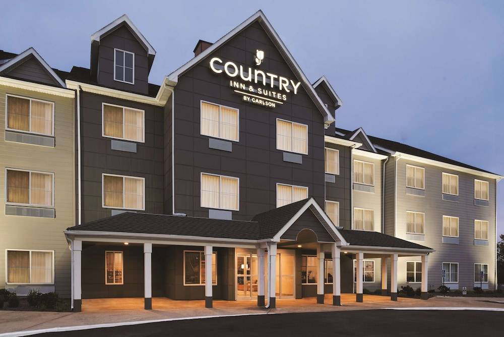 Southport Hotel | Country Inn & Suites by Radisson, Indianapolis South, IN