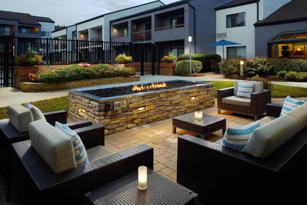 Raleigh Hotel | Courtyard by Marriott Raleigh Midtown