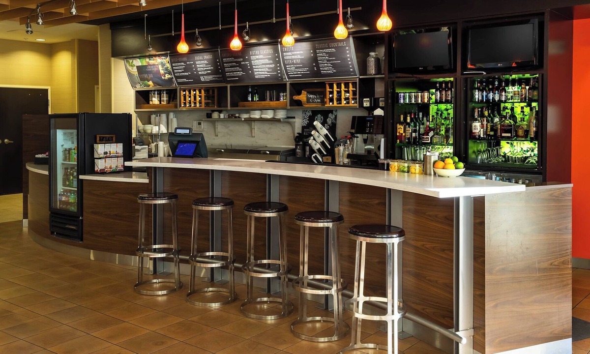 Beaumont Residential Hotel | Courtyard Lexington Keeneland/Airport