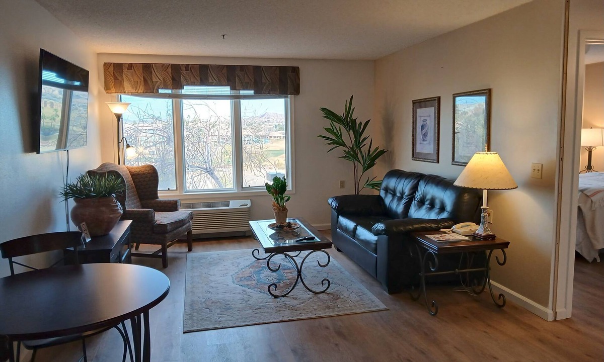 Mesquite Condo | Cozy 1-bedroom condo in lovely Mesquite with Views, Hot Tub, Pool, AC, and Gym