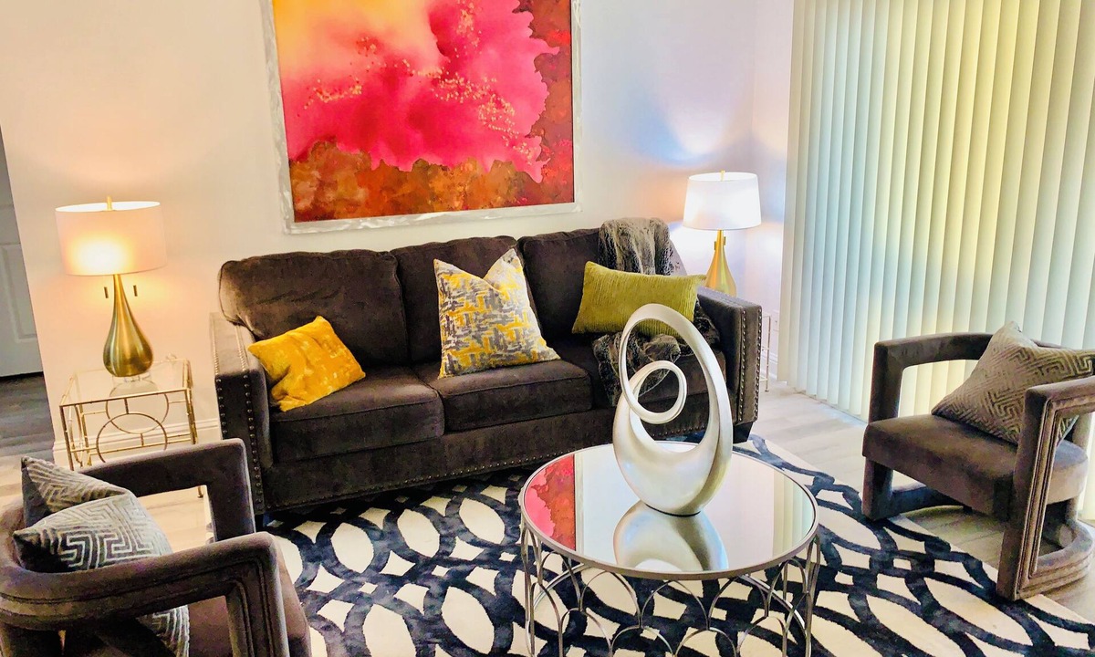 Roosevelt Condo | Cozy 1-bedroom condo with pool, gym, security in downtown Fresno