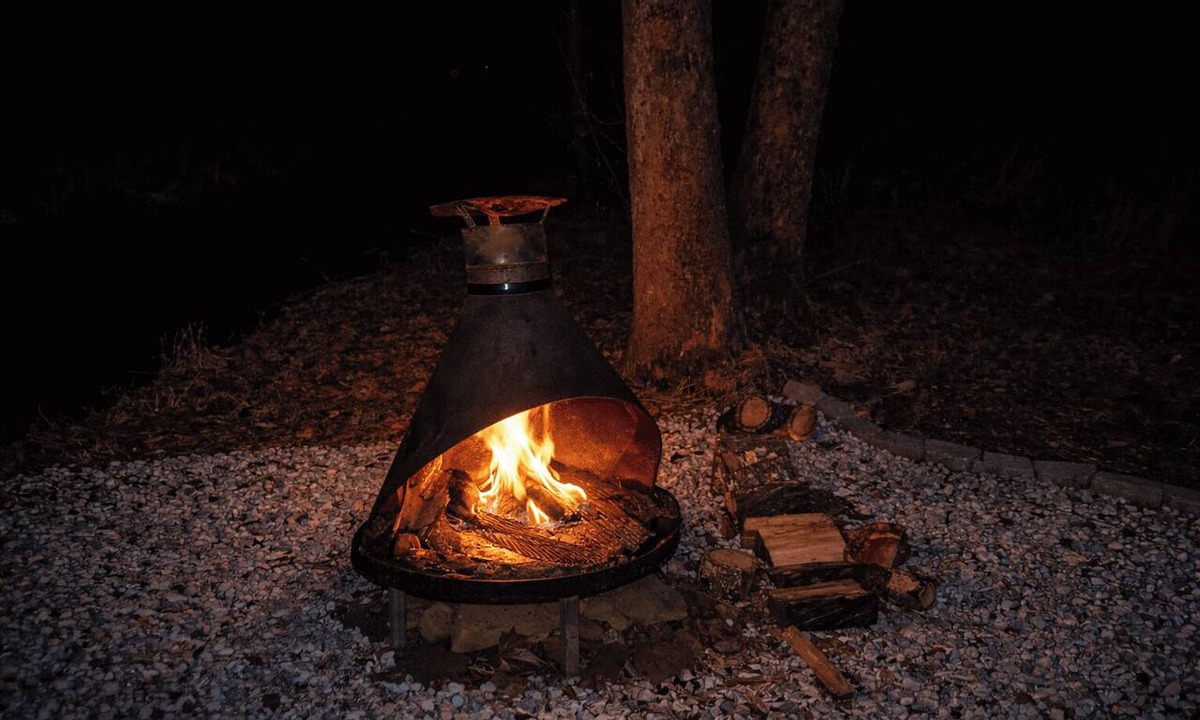 Campton Cabin | Cozy 1700s French Trapper Styled Cabin w/Hot Tub near Red River Gorge, Kentucky