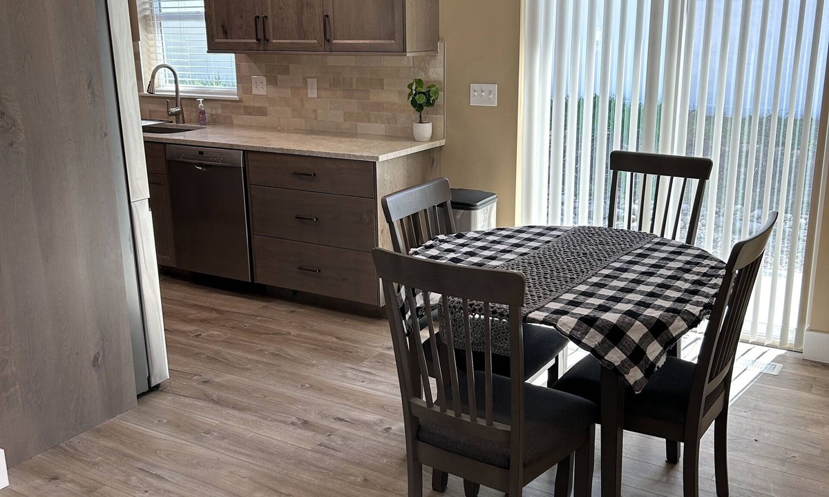 Maple Grove - Franklin House | Cozy 2-bedroom, 1 bath retreat with all the extras! Fully fenced, pet friendly!