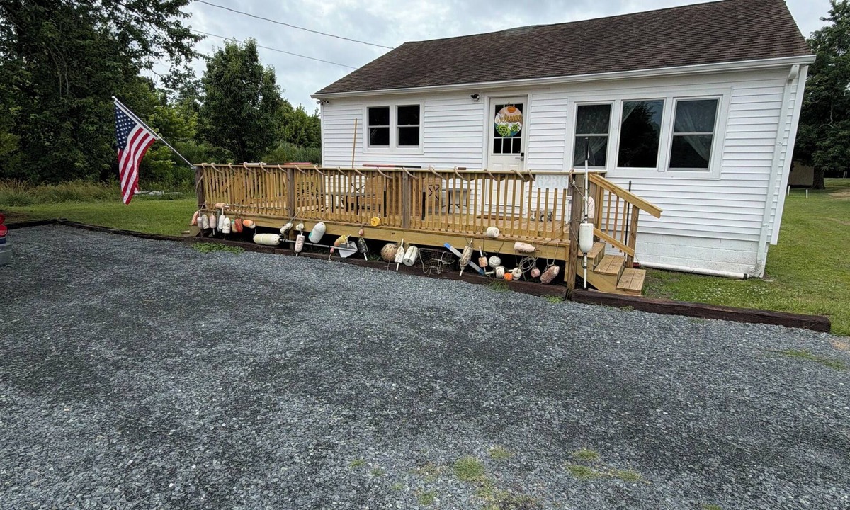 Deep Hole House | Cozy 2-bedroom house in Chincoteague
