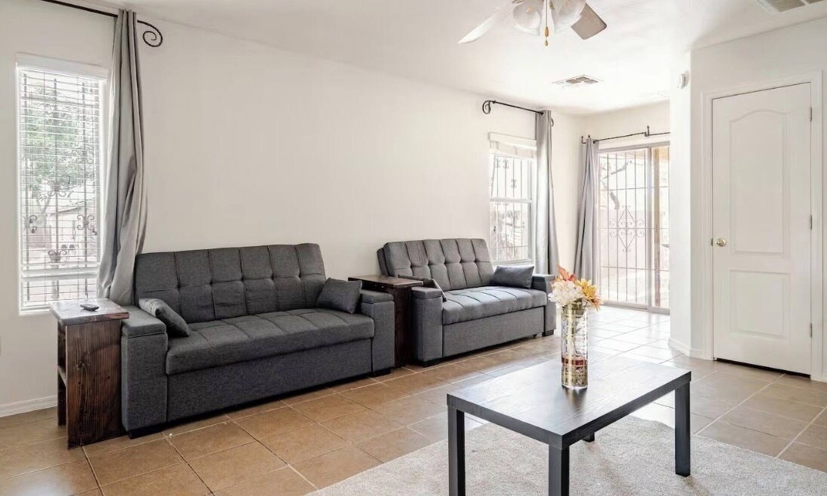 Tucson Apartment | Cozy 3 bedroom apartment in peaceful Tucson