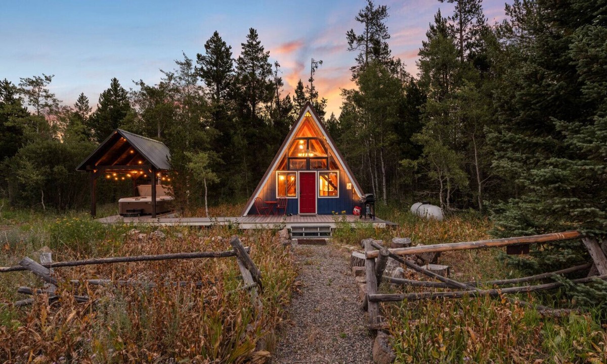 Last Chance House | Cozy A-Frame Cabin Near Yellowstone with Hot Tub