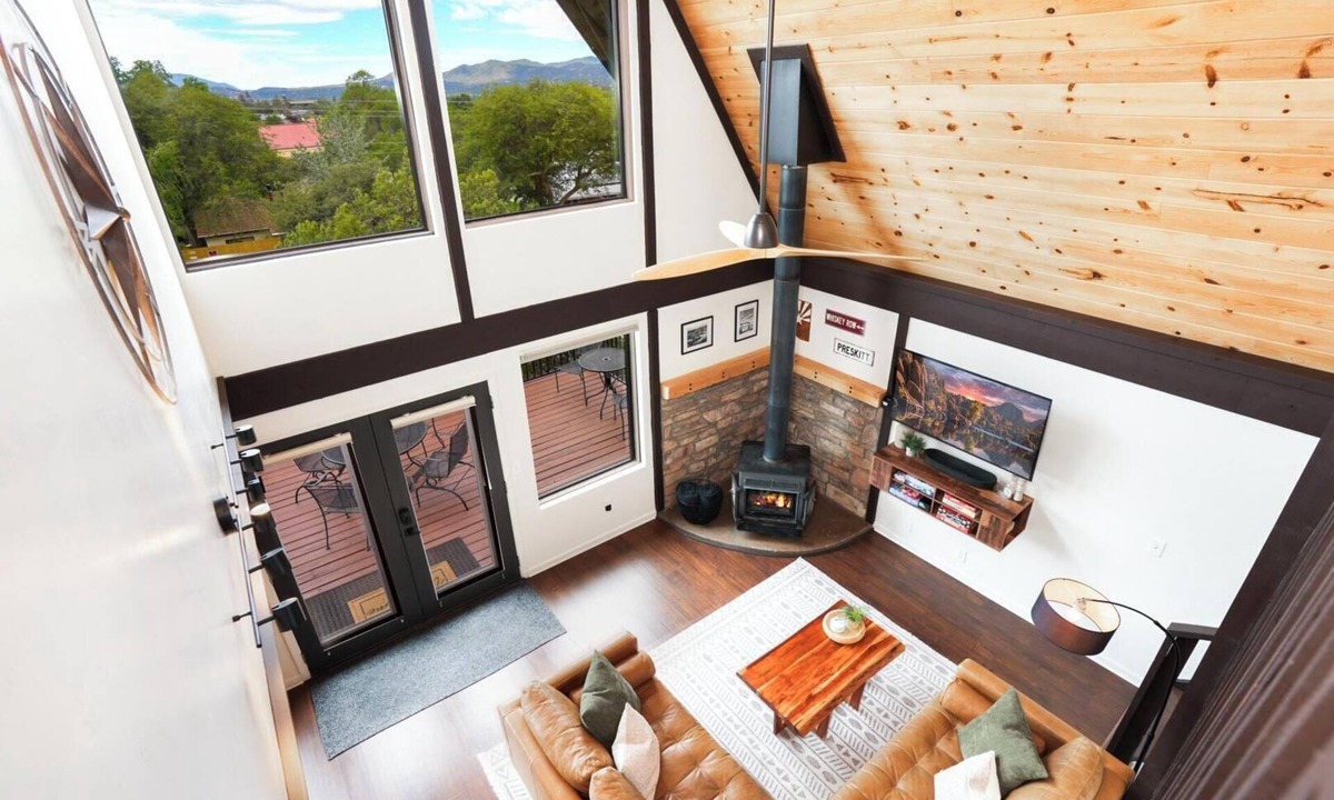Prescott Heights Cabin | Cozy Boulder Cabin Close to downtown Hot Tub BBQ Grill Firepit