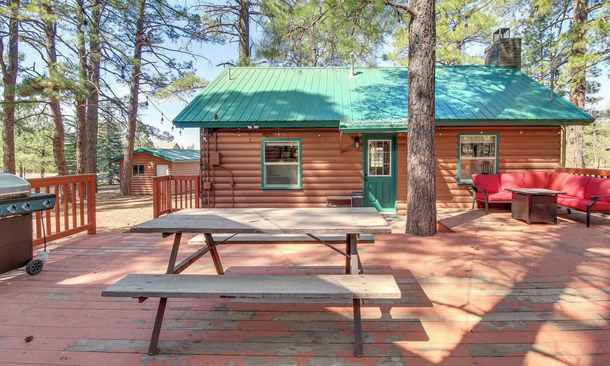 Pinetop Cabin | Cozy Cabin + Casita | Pinetop Forest Retreat