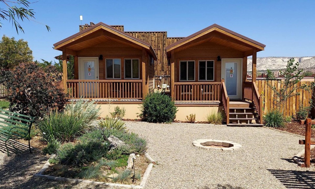Escalante Cabin | Cozy Cabin for Two in Escalante, Utah - Perfect for a Romantic Mountain Getaway