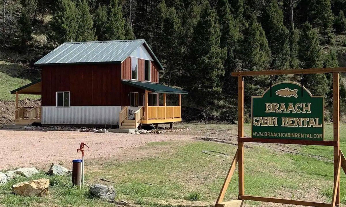 Philipsburg House | Cozy Cabin with mountain views close to rock creek!