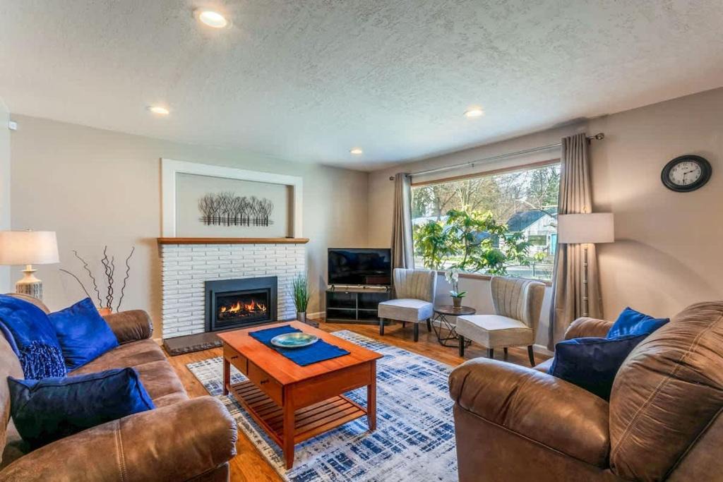 Garden District House | Cozy CDA Retreat 4BR Fire Pit Weekly Deals