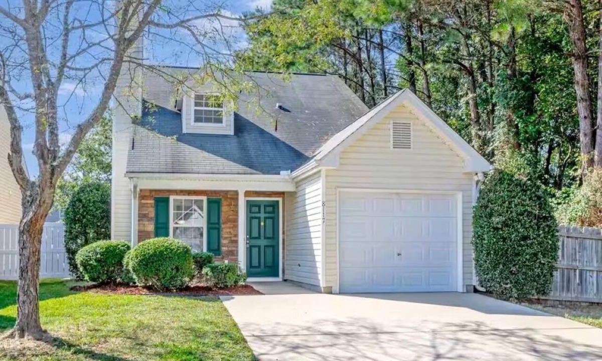Northeast Raleigh House | Cozy Corner Cottage
