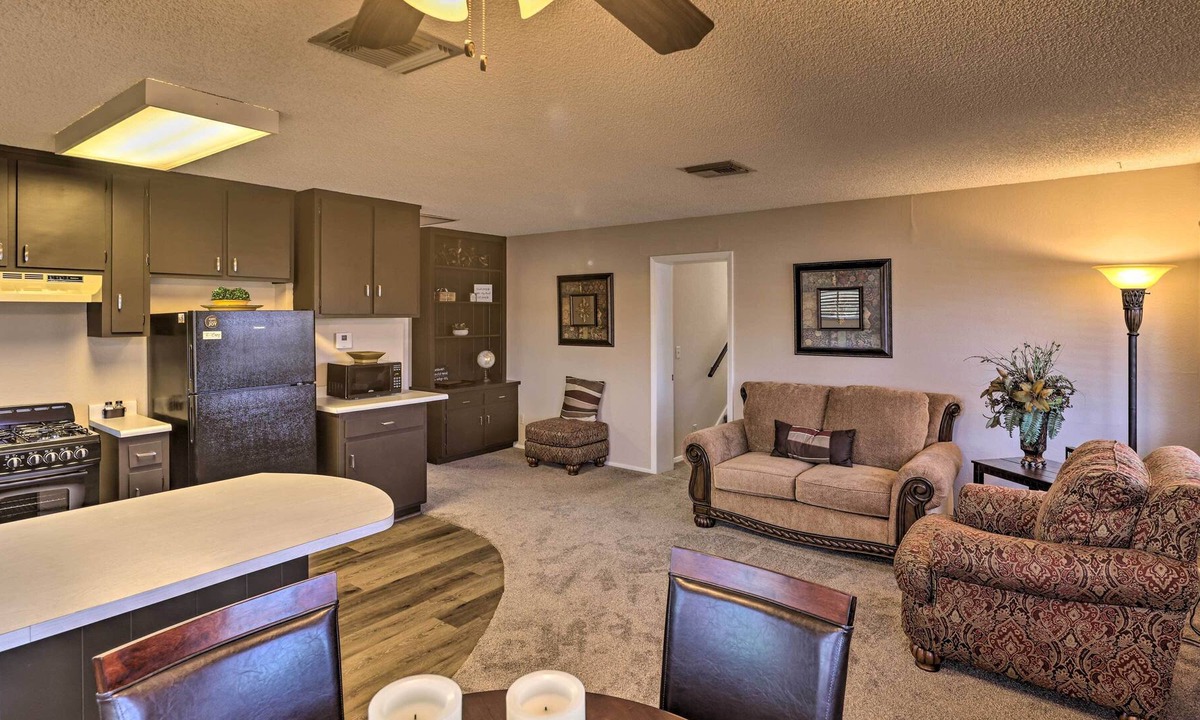 Bullhead City Apartment | Cozy Couple’s Casita: 2 Miles to Colorado River!