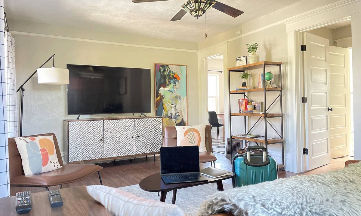 Cliff - Cannon Apartment | Cozy, elegant, and Victorian modern house Downtown less than 5 minutes.