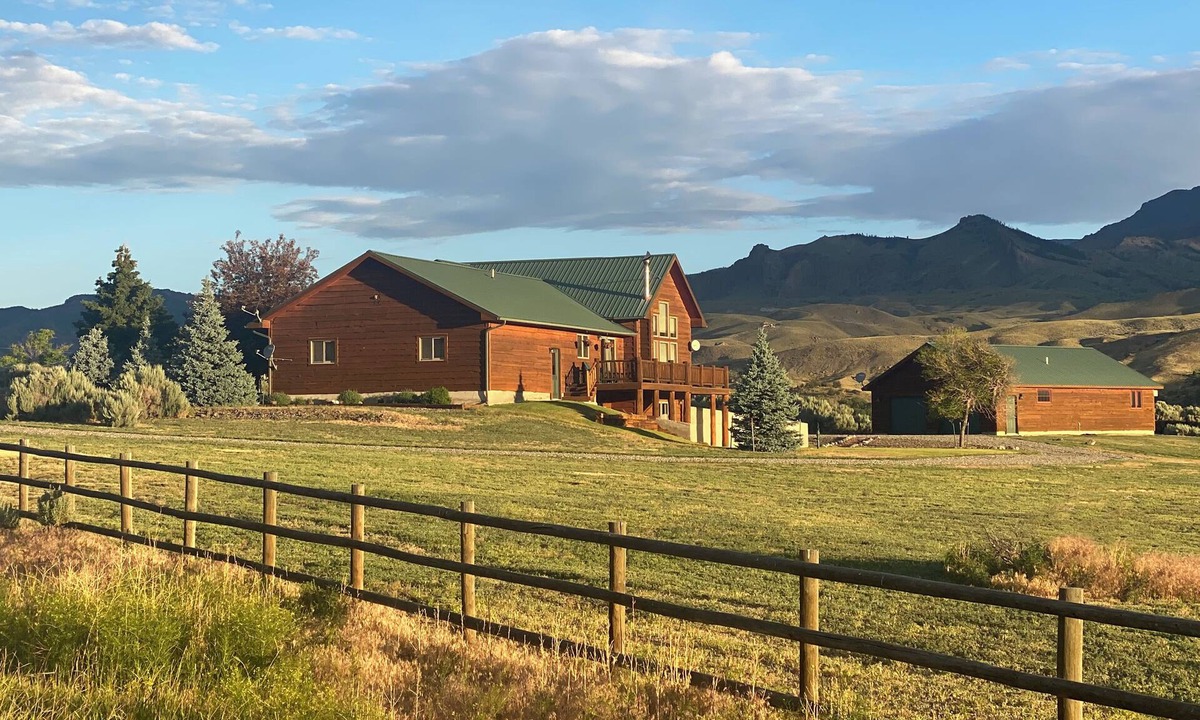 Cody Cabin | Cozy Guest House on the Road to Yellowstone!