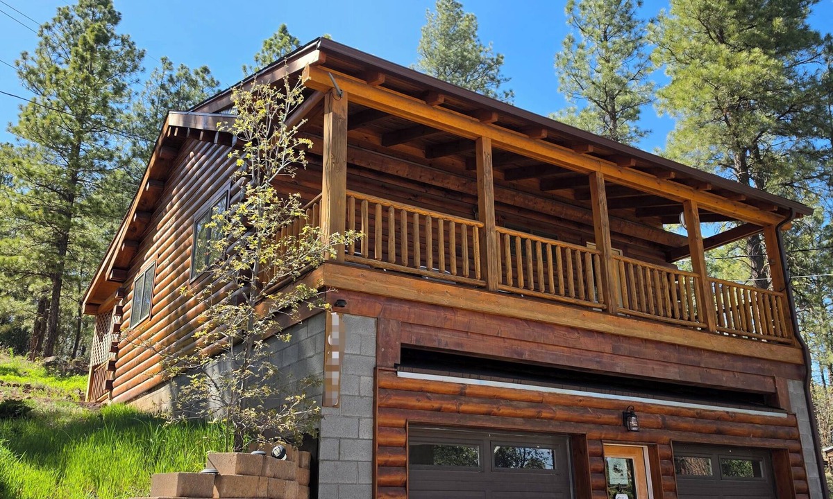 Flagstaff Cabin | Cozy Log Cabin Retreat : Hot Tub : Forest Views