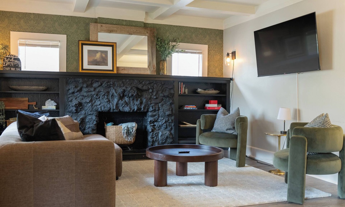 Manito Apartment | Cozy Main Floor Unit 3 mins to DT Spokane!