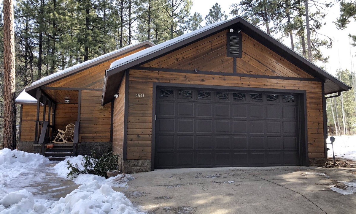 Pinetop Cabin | Cozy mountain retreat at 7,200 feet. - Sleeps 9