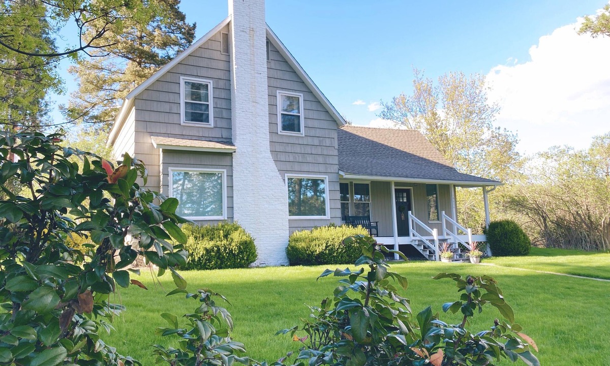 Colbert House | Cozy restored farmhouse on the river! Hot tub, wildlife, trails!