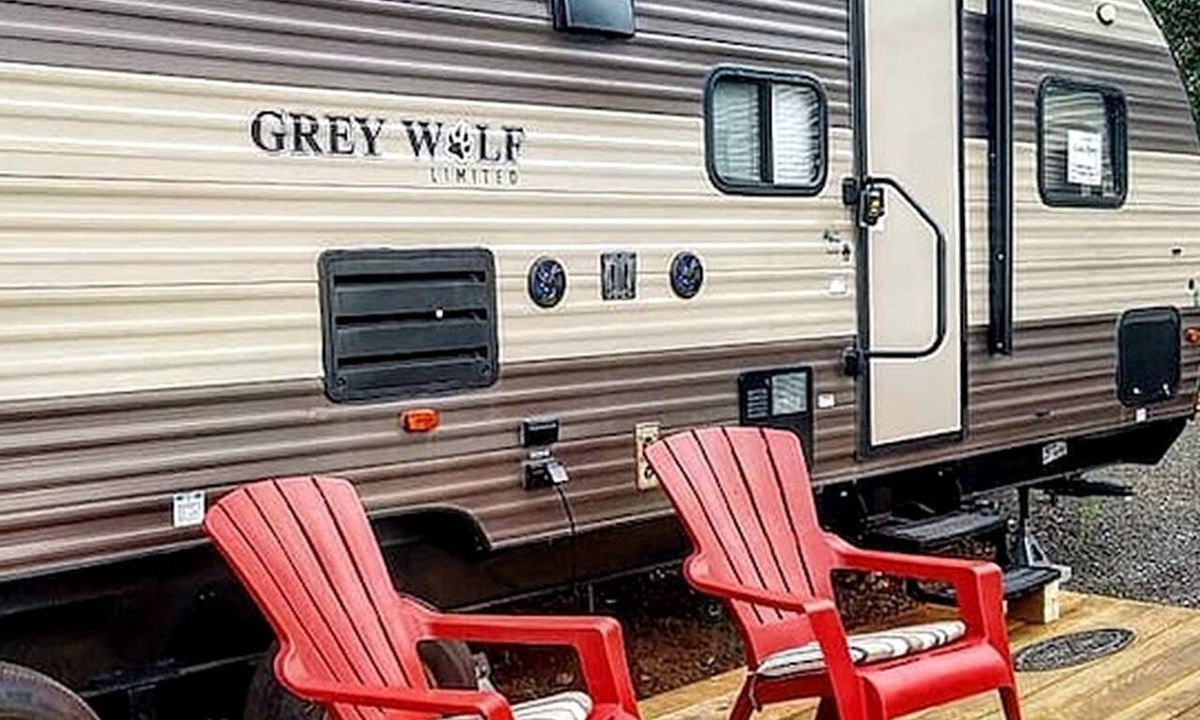 Williams House | Cozy RV Suite with Private Deck & Firepit Near Williams, Arizona