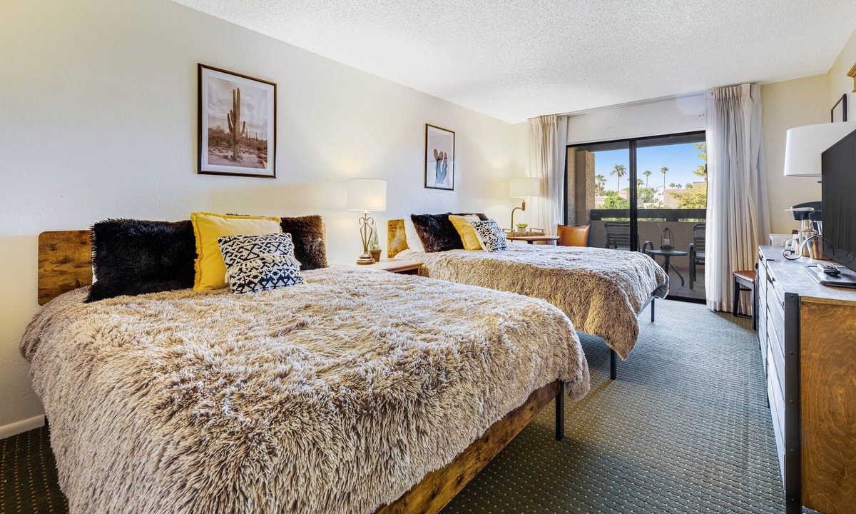 Inner Circle Apartment | Cozy Studio in the Heart of Scottsdale W/Free WiFi, Private Patio, & Shared Pool