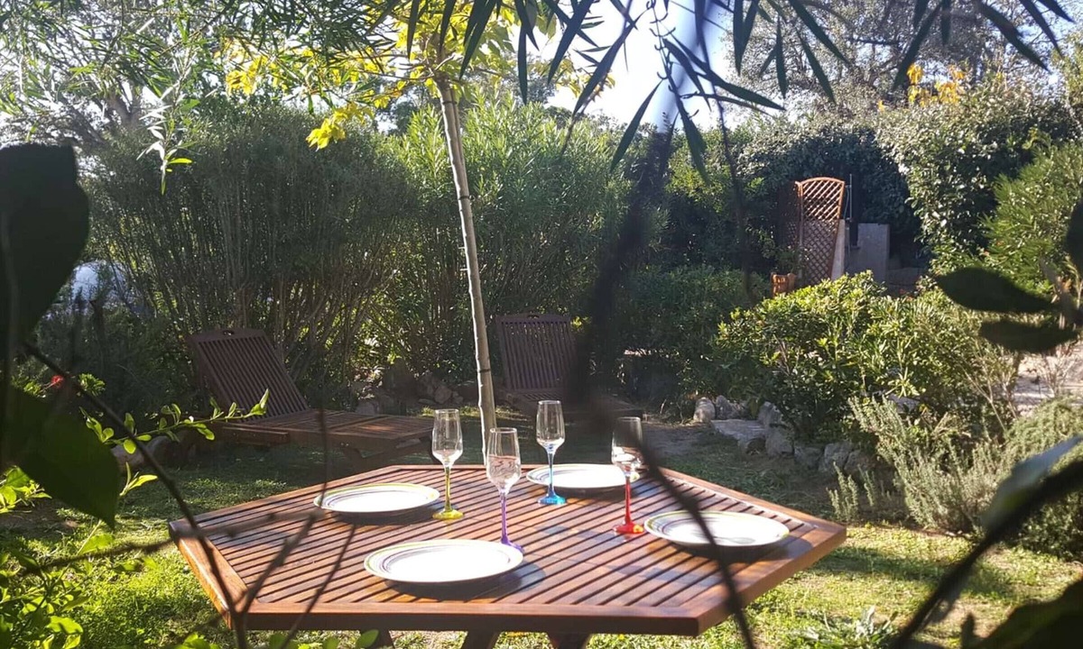 Santa Giulia House | Cozy Villa 4 Rooms, 80m from Santa-Giulia Beach, BBQ, A/C, Parking, Sleeps 5