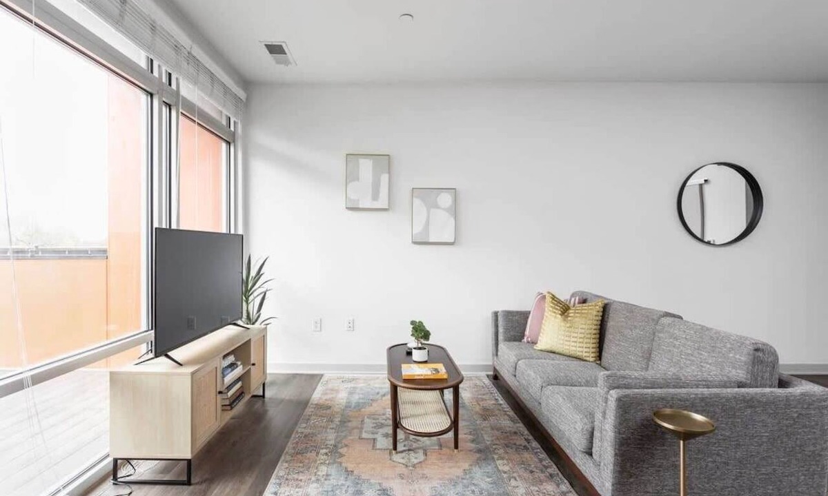 Kennedy King Apartment | CozySuites 1BR in Bottleworks Indy Unit #7