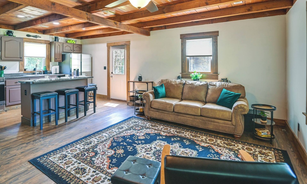 Campton Cabin | Creek, Trails & Falls! Rural Red River Gorge Cabin