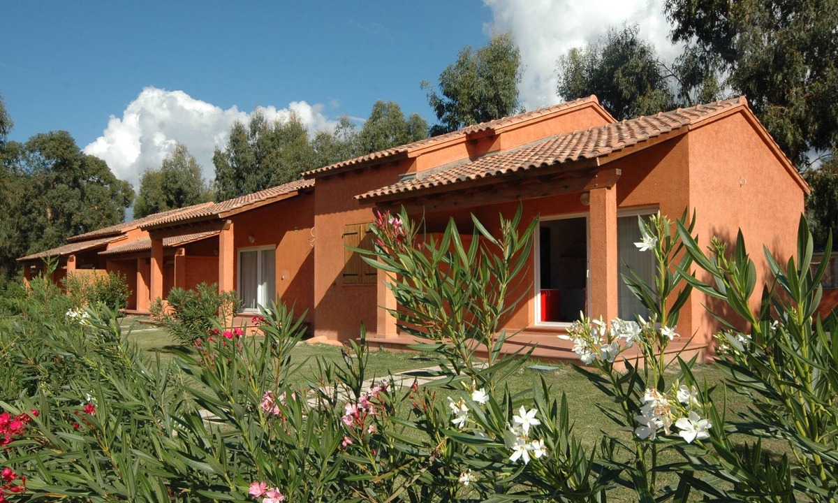 Ghisonaccia Apartment | Crystal clear sea water - apartments, studio with AC