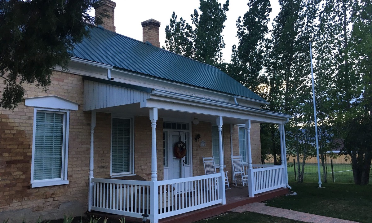 Scipio House | Cute pioneer brick house in the country