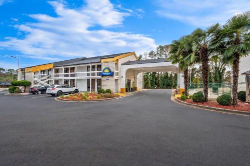 Raleigh Hotel | Days Inn by Wyndham Raleigh Midtown
