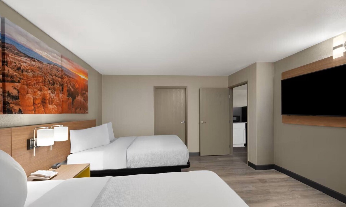 Safford Hotel | Days Inn by Wyndham Safford, AZ