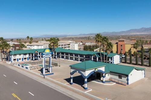 Safford Hotel | Days Inn by Wyndham Safford, AZ