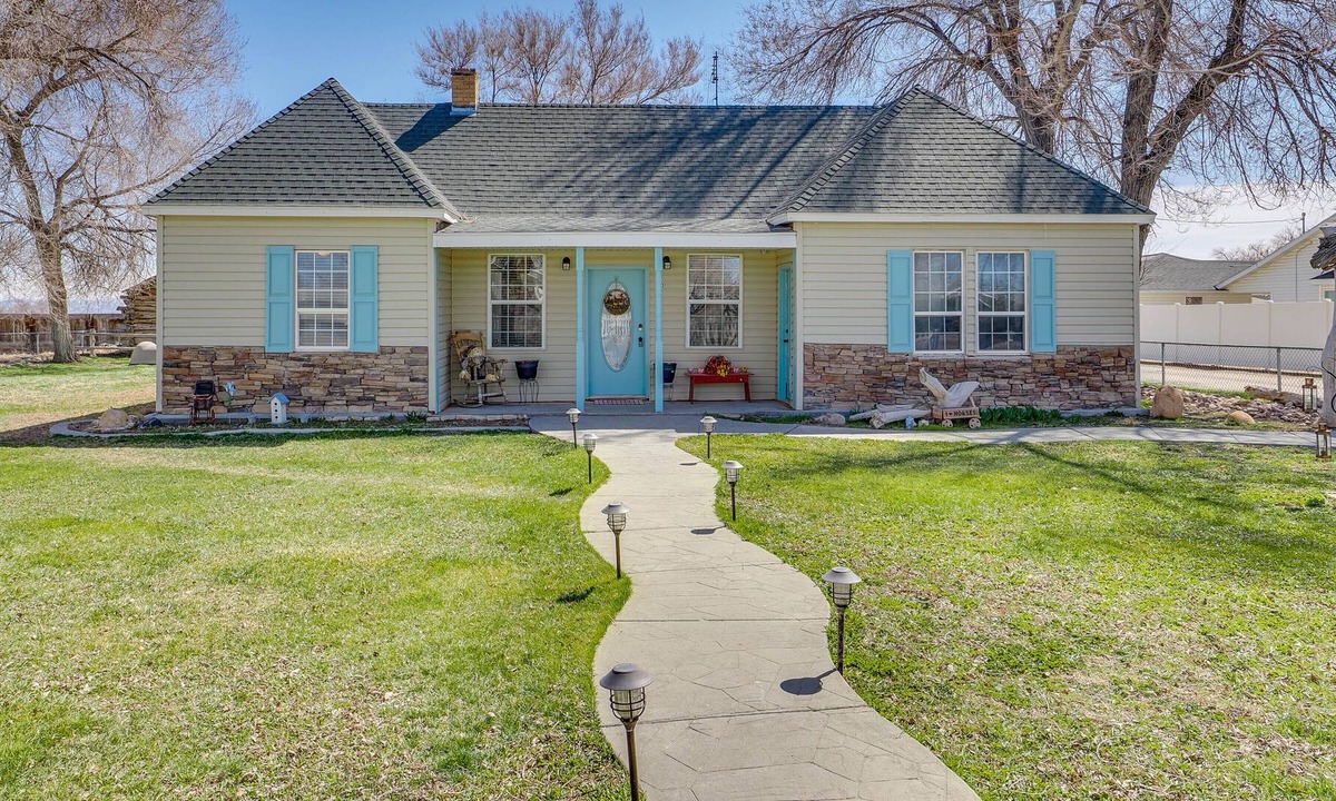 Oasis Cottage | Delta Vacation Rental w/ Large Yard!