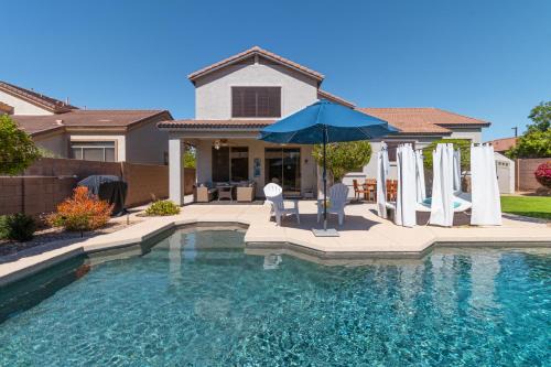 Signal Heights House | Desert Oasis 4BD 3BA, Lux Resort Pool in Mesa, AZ