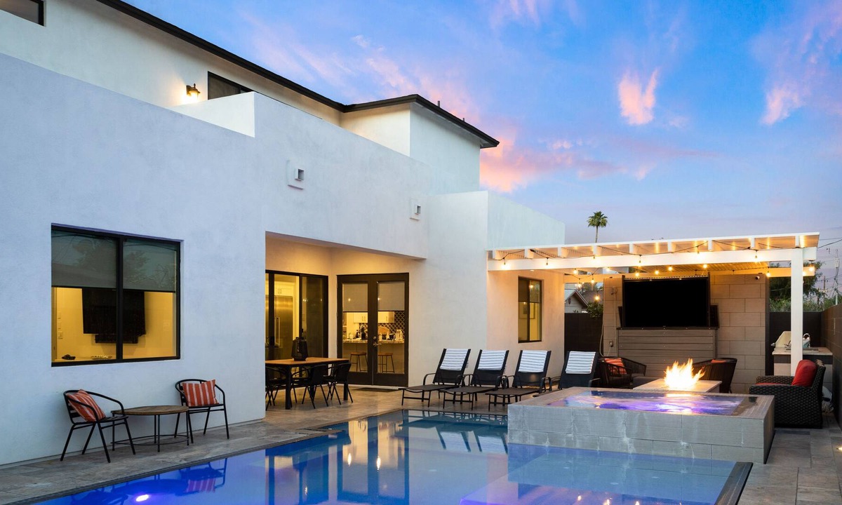 Southwest Village House | Desert Sky-Walk to oldtown! Sleep 15 in beds! Private pool, professional design!