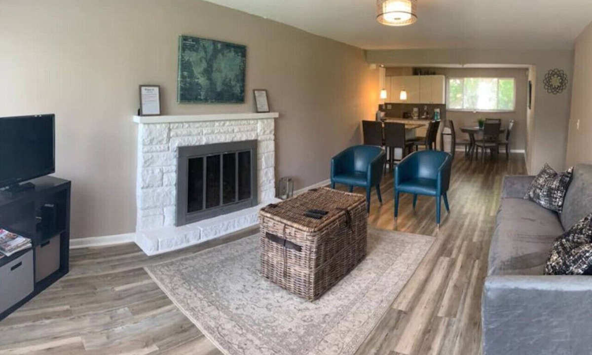 West Chester House | Dimmick Tranquil Retreat 4 bed 2 bath Sleeps up 11