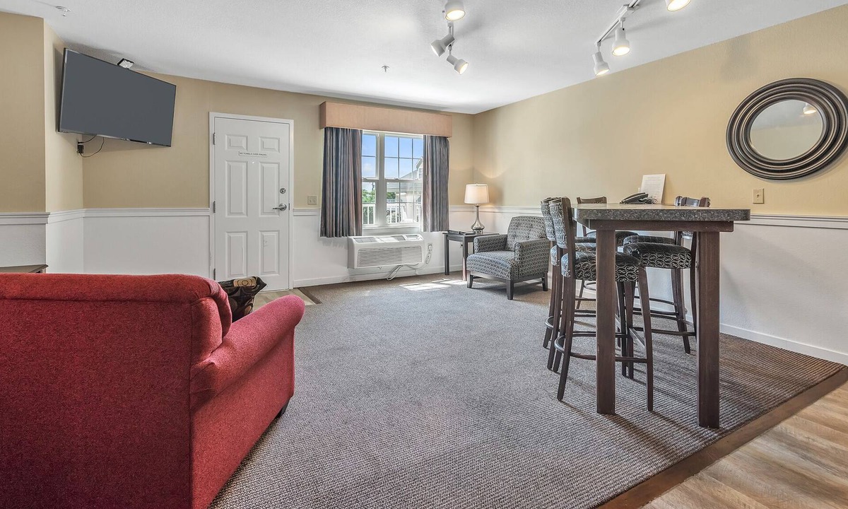 Kelleys Island House | Discover the Pristine Cunningham Suite at Kelleys Island 221